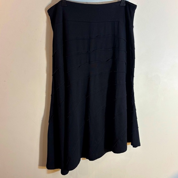 BLUE SKY Sz L Asymmetrical Jersey Knit With Diagonal Seam Detailing Skirt NEW - Picture 1 of 7